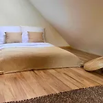 Dom Przy Czerwonym Szlaku - The Red Trail Farm stay *