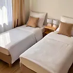 Dom Przy Czerwonym Szlaku - The Red Trail Farm stay Cisiec
