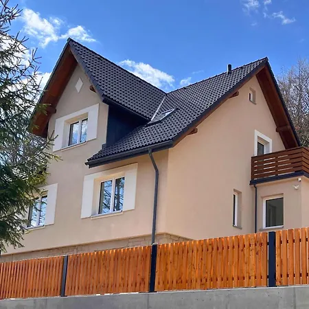 Farm stay Dom Przy Czerwonym Szlaku - The Red Trail Cisiec
