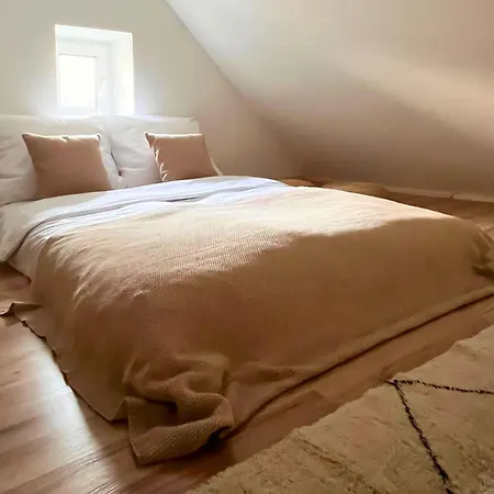 Dom Przy Czerwonym Szlaku - The Red Trail * Cisiec