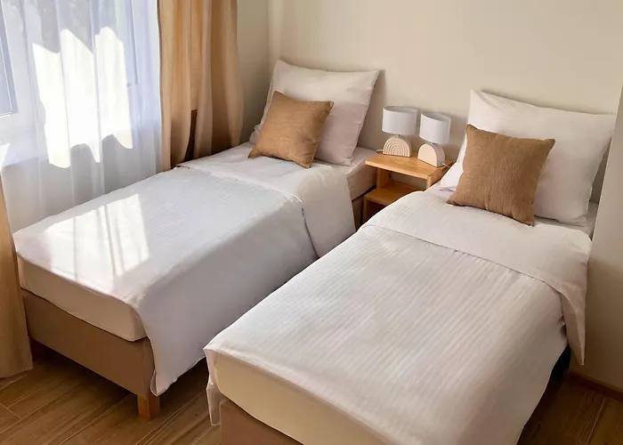 Dom Przy Czerwonym Szlaku - The Red Trail בית חווה Cisiec